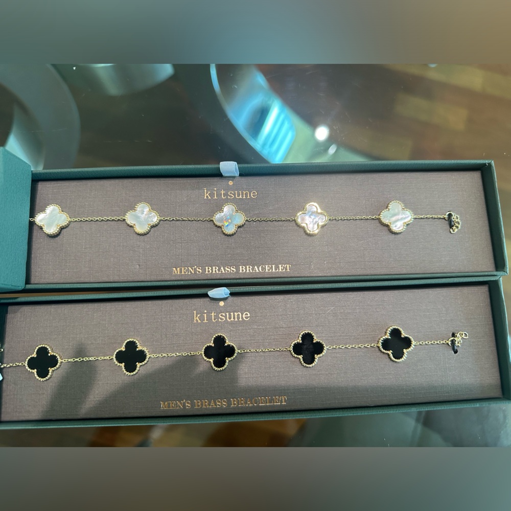 New in box Kitsune Clover Bracelet Bundle